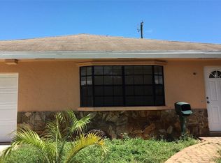 286 SW 9th St, Dania, FL 33004