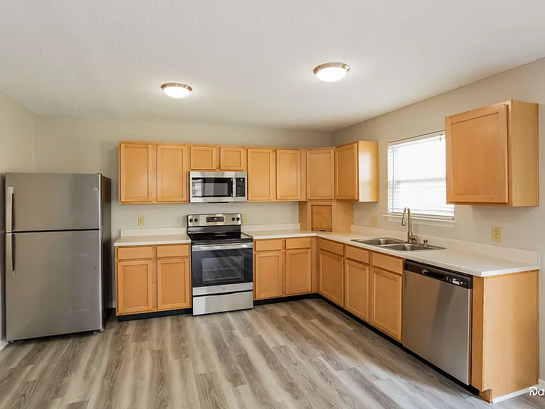 12698 Endurance Dr — Photo 5