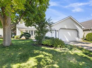 7826 E Oakbrook Cir, Madison, WI 53717