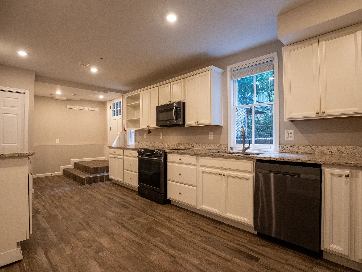 3 bed, $3,300 — Photo 1