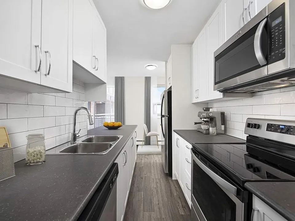 500 Glenelm Cres