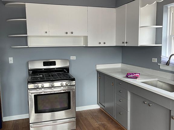 5th image of 2751 N Mont Clare Ave #2