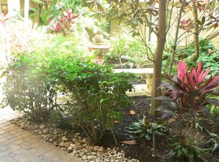 1950 Gulf Shore Blvd N APT 102, Naples, FL 34102