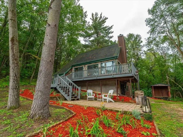 W10676 South Crooked Lane, Poynette, WI 53955