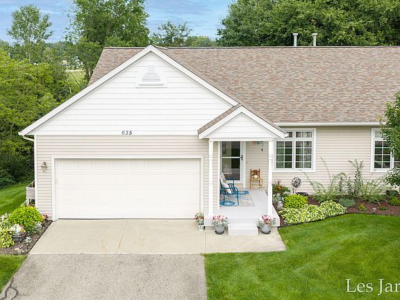 2nd image of 635 Raven Ct