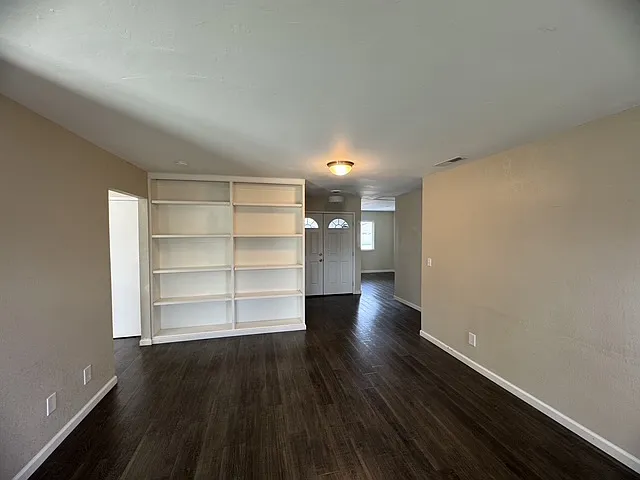 1448 Pleasant St — Photo 11