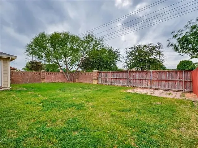 2412 Grover Cleveland Dr — Photo 16