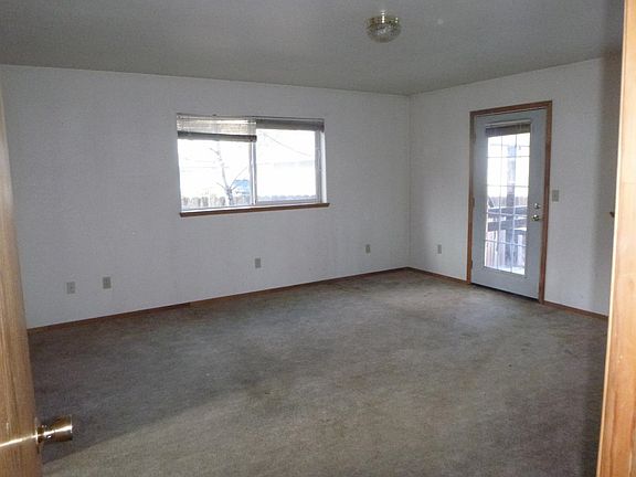 4th image of 219 Shelley Ln
