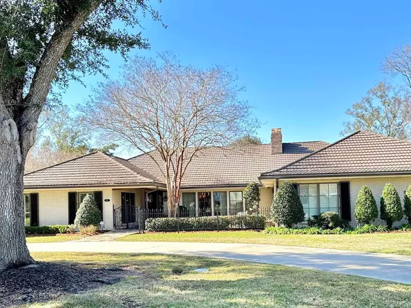 205 Oak Alley Dr, Houma, LA 70360