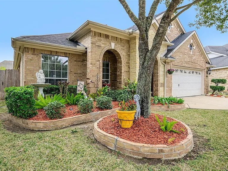 8707 Preston Field Ln — Photo 2