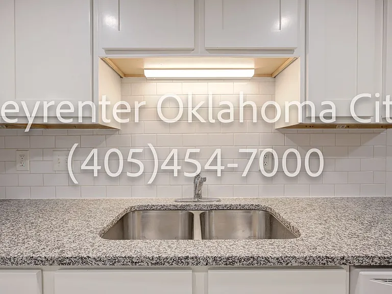 6554 N. Meridian Ave. Townhouse — Photo 14