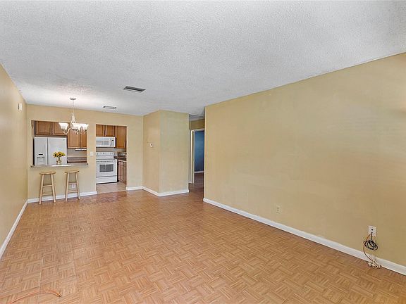 4th image of 4106 NW 88th Avenue #2
