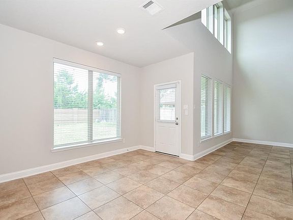 3rd image of 19227 Presa Canyon Dr