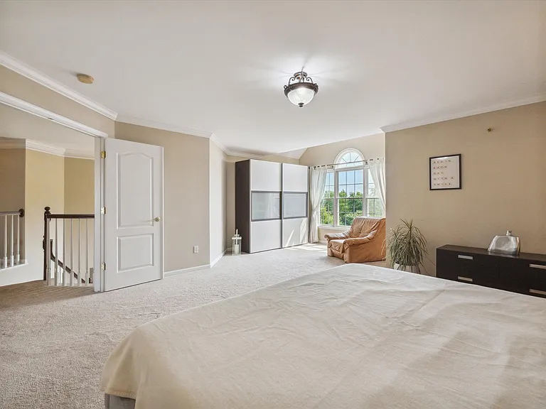 24323 Bellingham Dr — Photo 30