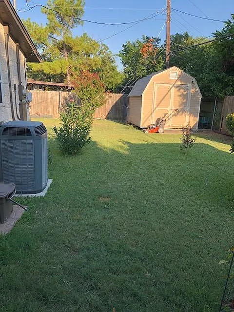 3 bed, 1.5 bath, 1600 sqft, $2,000 — Photo 4