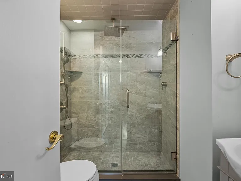2135 Walnut St #1202 — Photo 24