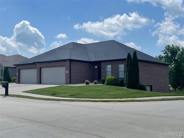 121-123 Autumn Leaf Dr, Cape Girardeau, MO 63701