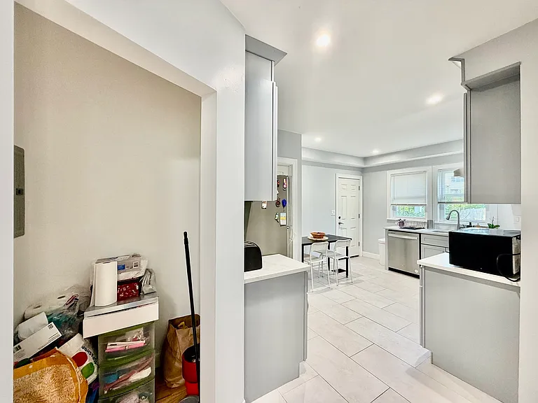 305 Washington St #1A — Photo 10