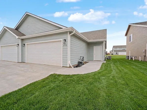 2716 Amelia Ln, Salina, KS 67401