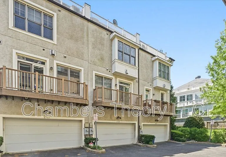 2735 Linden Ln — Photo 37