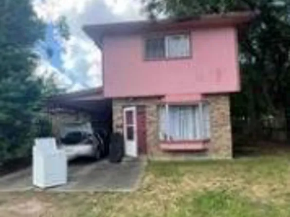 3002 10th St, Bay City, TX 77414