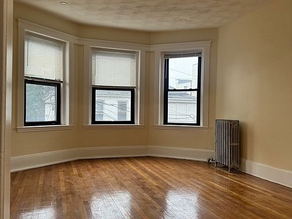 4th image of 94 Hutchings St #3