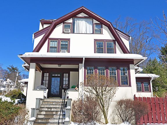 4th image of 44 S Calumet Ave
