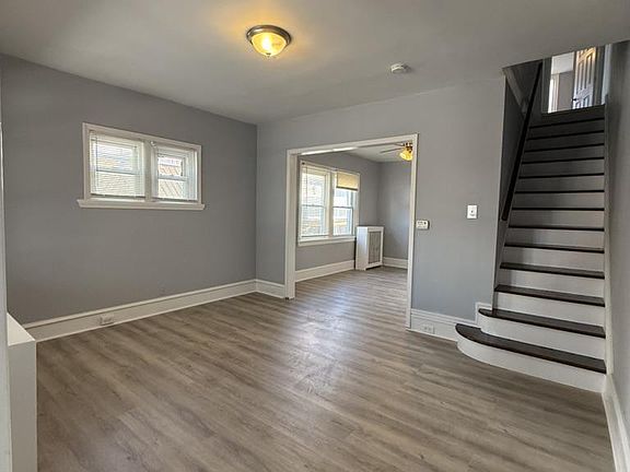 4th image of 4715 Oakmont St