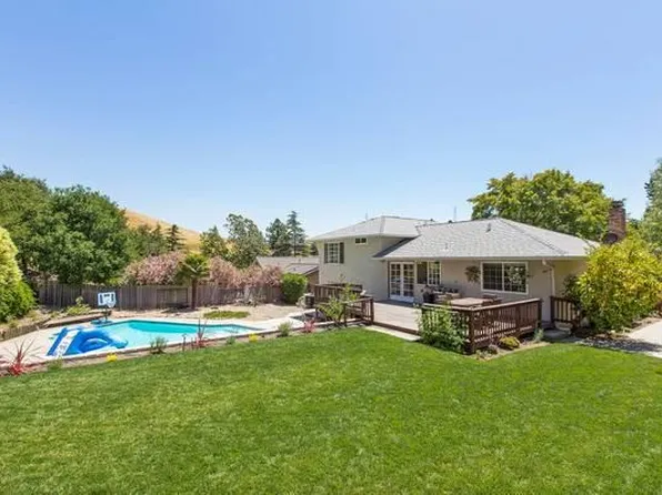 147 Natalie Dr, Moraga, CA 94556