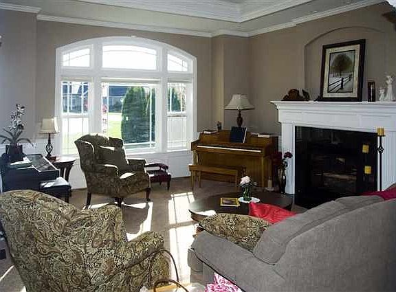 5th image of 102 Linda Ln