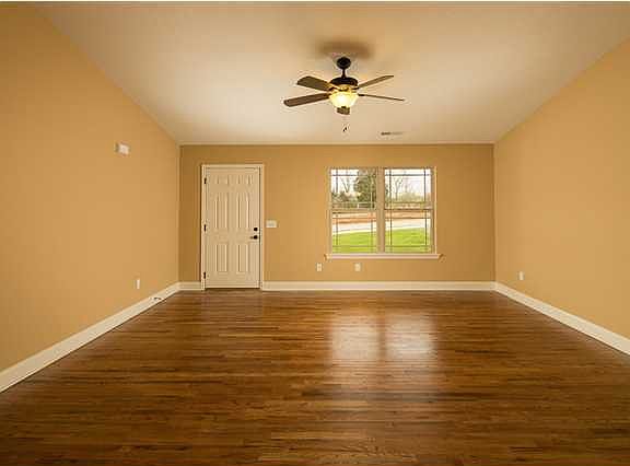 2nd image of 1722 Chelsa Dr