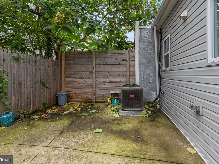 1525 S 19th St — Photo 13