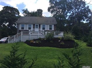 2 Undine Rd, Rocky Point, NY 11778