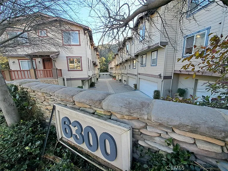6300 Honolulu Ave #101 — Photo 3