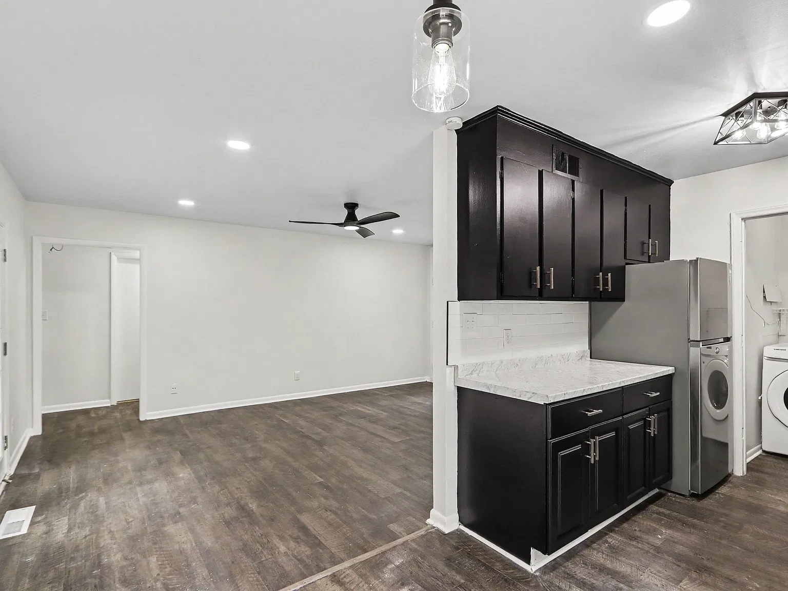 2 bed, 840 sqft, $1,800 — Photo 3