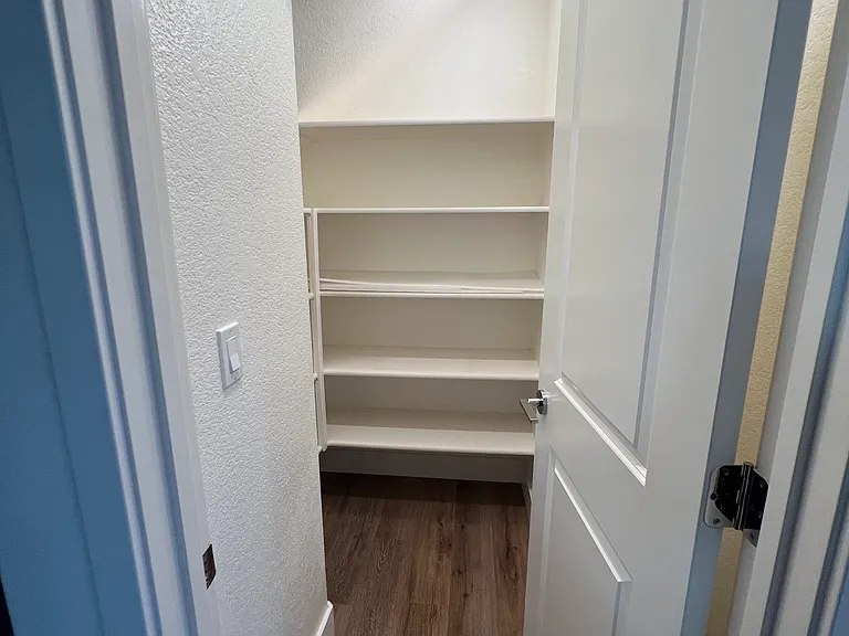 843 Barney Cmn — Photo 13