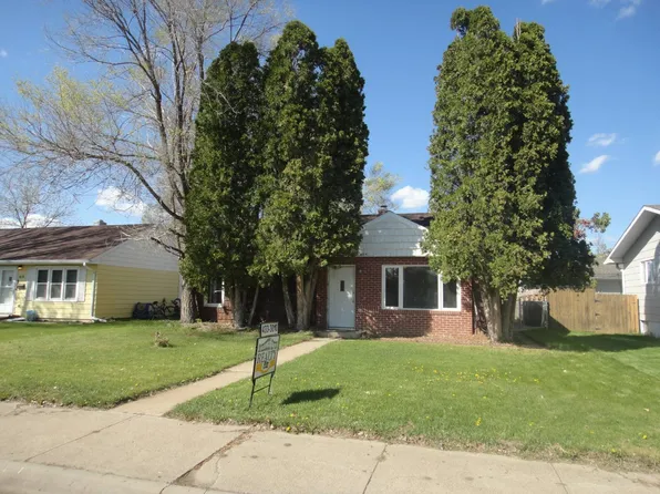 614 7th St SE, Sidney, MT 59270