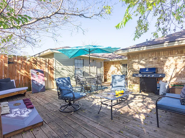 1600 Lawyer St — Photo 28