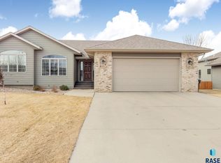429 N 9th Ave, Brandon, SD 57005