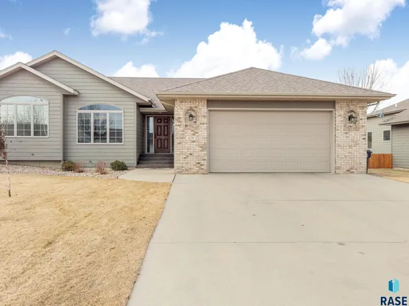 429 N 9th Ave, Brandon, SD 57005