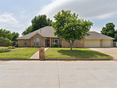 607 N Mockingbird Way, Mustang, OK, 73064