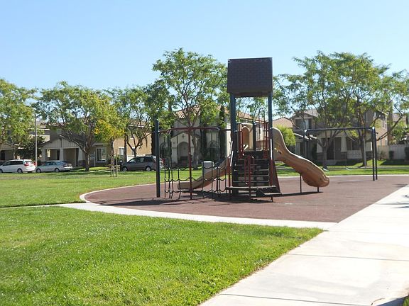 4th image of 26049 Arroyo Ln
