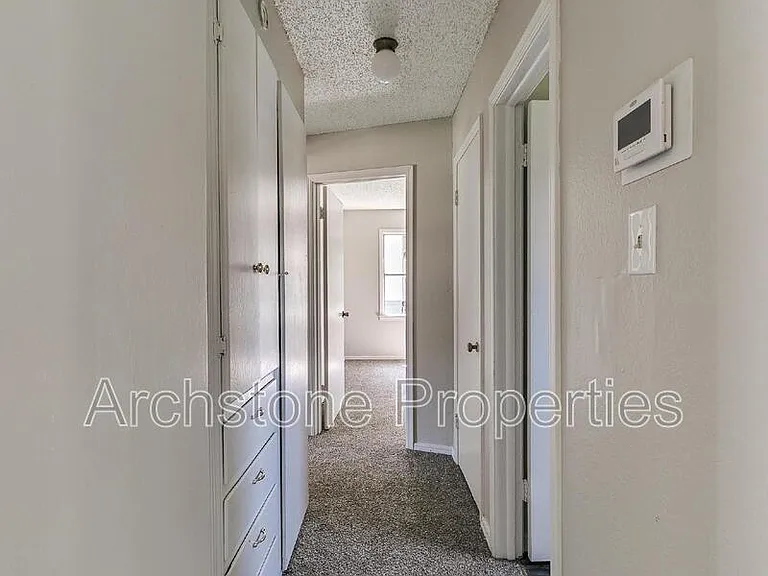 2305 Mustang St — Photo 17