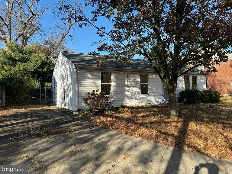 7507 Broad St — Photo 13