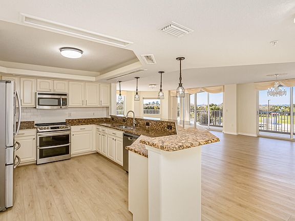 3rd image of 8914 Puerto Del Rio Dr Unit 301