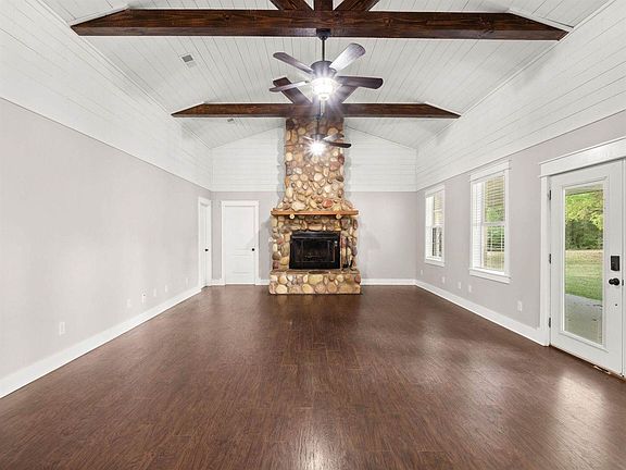 3rd image of 405 Dove Ln