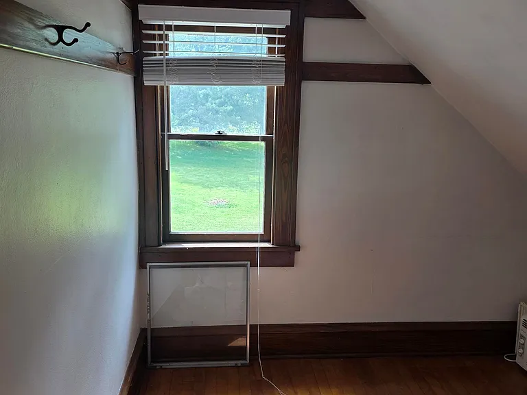 506 Springdale St — Photo 12