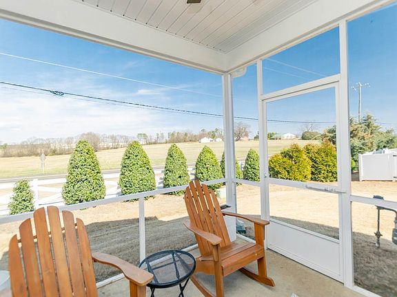 5th image of 339 Stirrup Ct