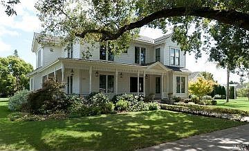 1st image of 620 5th St E
