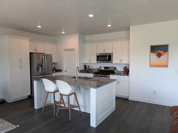 5th image of 501 N Orchard Dr